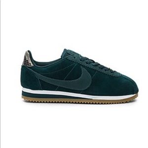 X A.L.C. CLASSIC CORTEZ SNEAKER
Color: Midnight Spruce & White